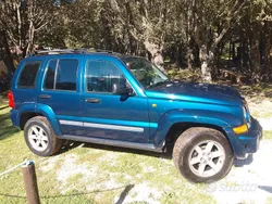 Usata 2005 Jeep Cherokee SUV | 2500 € (Super prezzo)