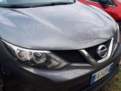 Grigio Usata 2015 Nissan Qashqai SUV | 11.000 € (Buon prezzo)