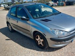 Grigio Usata 2005 Peugeot 206 Tre volumi | 900 € (Ottimo prezzo)