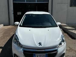 Bianco Usata 2018 Peugeot 208 Signature Sky Due volumi | 9500 € (Buon prezzo)