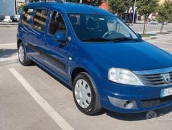 Blu Usata 2009 Dacia Logan Tre volumi | 2499 € (Buon prezzo)