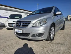 Grigio Usata 2010 Mercedes B180 Monovolume | 6400 € (Cara)
