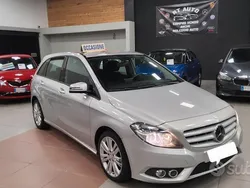 Argento Usata 2012 Mercedes B180 Premium Monovolume | 9900 € (Buon prezzo)