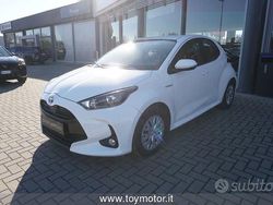 Bianco Usata 2020 Toyota Yaris Hybrid Active Tre volumi | 18.900 € (Cara)