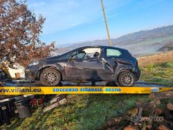 Nero Usata 2013 Fiat Punto Tre volumi | 700 € (Super prezzo)