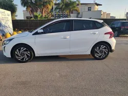 Bianco Nuova 2024 Hyundai i20 Due volumi | 17.500 € (Buon prezzo)