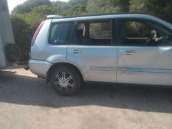 Grigio Usata 2004 Nissan X-Trail SUV | 650 €