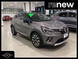 Grigio scuro tetto nero Usata 2022 Renault Captur Techno SUV | 16.500 € (Buon prezzo)