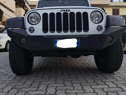 Usata 2015 Jeep Wrangler Unlimited Sahara SUV | 27.000 € (Super prezzo)