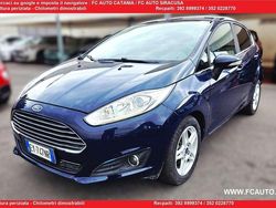Blu Usata 2015 Ford Fiesta Tre volumi | 6900 € (Buon prezzo)