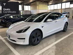 Pearl white multicoat Usata 2023 Tesla Model 3 Tre volumi | 33.400 € (Buon prezzo)