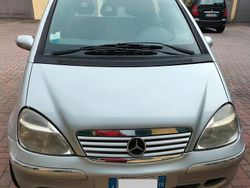 Grigio Usata 2003 Mercedes A170 Tre volumi | 1650 € (Buon prezzo)