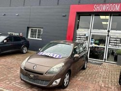 Marrone Usata 2010 Renault Scénic III Dynamique Monovolume | 1900 € (Buon prezzo)