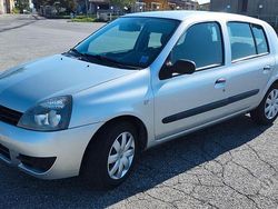 Grigio Usata 2008 Renault Clio II Tre volumi | 2500 € (Ottimo prezzo)