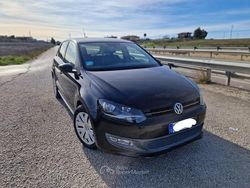 Nero Usata 2011 VW Polo Highline Tre volumi | 5490 € (Buon prezzo)
