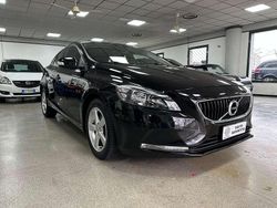 Nero Usata 2016 Volvo V40 Momentum Tre volumi | 7799 € (Buon prezzo)