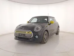 Nero Usata 2020 Mini Cooper SE Due volumi | 17.300 € (Buon prezzo)
