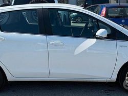 Bianco Usata 2015 Toyota Yaris Active Tre volumi | 5900 € (Cara)