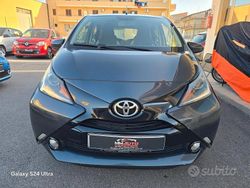 Grigio Usata 2016 Toyota Aygo Cool Due volumi | 7299 € (Ottimo prezzo)