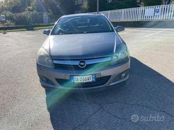Grigio Usata 2006 Opel Astra GTC Tre volumi | 1700 € (Buon prezzo)