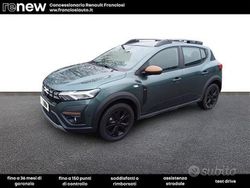 Verde scuro Usata 2023 Dacia Sandero Extreme | 15.390 € (Buon prezzo)