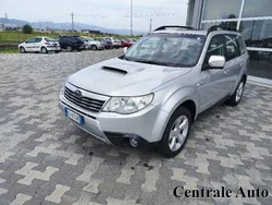 Grigio Usata 2010 Subaru Forester Comfort SUV | 8300 € (Molto cara)