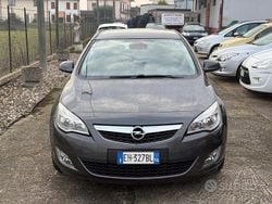 Grigio Usata 2012 Opel Astra Cosmo Tre volumi | 4700 € (Ottimo prezzo)