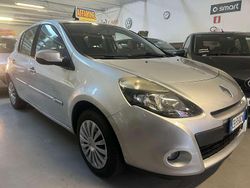 Argento Usata 2010 Renault Clio III Luxe Tre volumi | 4890 € (Buon prezzo)