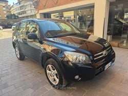 Grigio Usata 2006 Toyota RAV4 Luxury SUV | 4950 € (Buon prezzo)