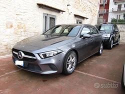 Grigio Usata 2019 Mercedes A180 Executive Tre volumi | 19.500 € (Ottimo prezzo)
