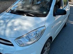 Bianco Usata 2013 Hyundai i10 Comfort Due volumi | 6999 € (Buon prezzo)