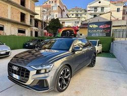 Grigio Usata 2019 Audi Q8 S-Line SUV | 41.900 € (Molto cara)