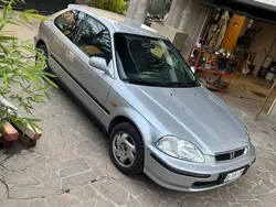 Usata 1998 Honda Civic Monovolume | 3600 €