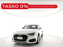 Bianco ibis Usata 2022 Audi A4 Business Tre volumi | 26.500 € (Super prezzo)