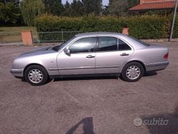 Usata 1996 Mercedes E250 Elegance Tre volumi | 5100 €