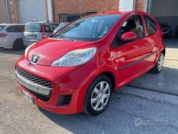 Rosso Usata 2009 Peugeot 107 Due volumi | 2200 € (Buon prezzo)