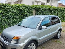 Grigio Usata 2009 Ford Fusion Due volumi | 4300 € (Molto cara)