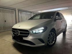 Grigio Usata 2020 Mercedes B180 Monovolume | 20.000 € (Buon prezzo)