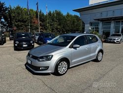 Argento Usata 2012 VW Polo Comfortline Tre volumi | 7800 € (Buon prezzo)