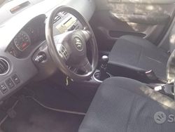 Nero Usata 2007 Suzuki Swift Due volumi | 2700 € (Buon prezzo)