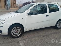 Bianco Usata 2010 Fiat Punto Due volumi | 1950 € (Ottimo prezzo)