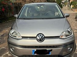 Grigio Usata 2018 VW up! Move Due volumi | 8700 € (Buon prezzo)