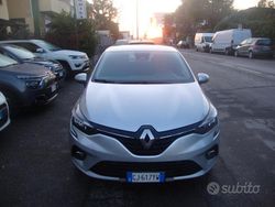 Grigio Usata 2022 Renault Clio V Business Tre volumi | 10.400 € (Ottimo prezzo)