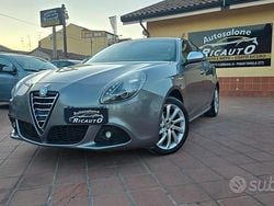 Grigio Usata 2012 Alfa Romeo Giulietta Exclusive Tre volumi | 7490 € (Buon prezzo)