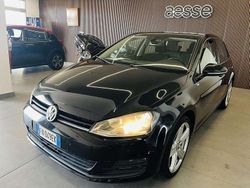 Nero Usata 2015 VW Golf VII Highline Tre volumi | 10.400 € (Buon prezzo)