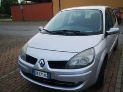 Usata 2009 Renault Scénic III Monovolume | 799 €