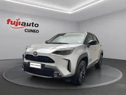 Silver met&black Usata 2021 Toyota Yaris Hybrid | 22.900 € (Buon prezzo)