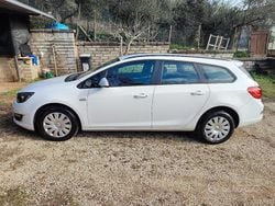 Bianco Usata 2013 Opel Astra Tre volumi | 3800 € (Cara)