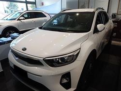 Bianco Usata 2017 Kia Stonic SUV | 11.950 € (Buon prezzo)