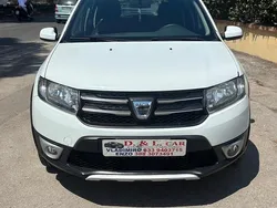 Usata 2015 Dacia Sandero Prestige Due volumi | 4799 € (Ottimo prezzo)